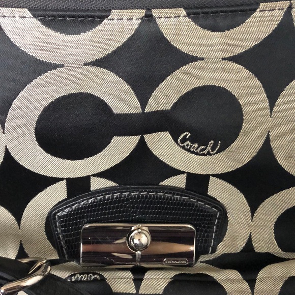 Coach purse - Picture 4 of 5